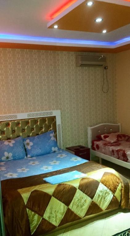Hotel Buza New Shtoj Oda fotoğraf