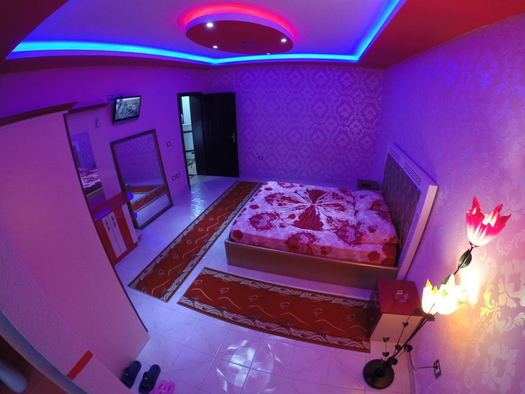 Hotel Buza New Shtoj Oda fotoğraf