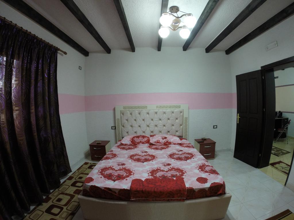 Hotel Buza New Shtoj Dış mekan fotoğraf