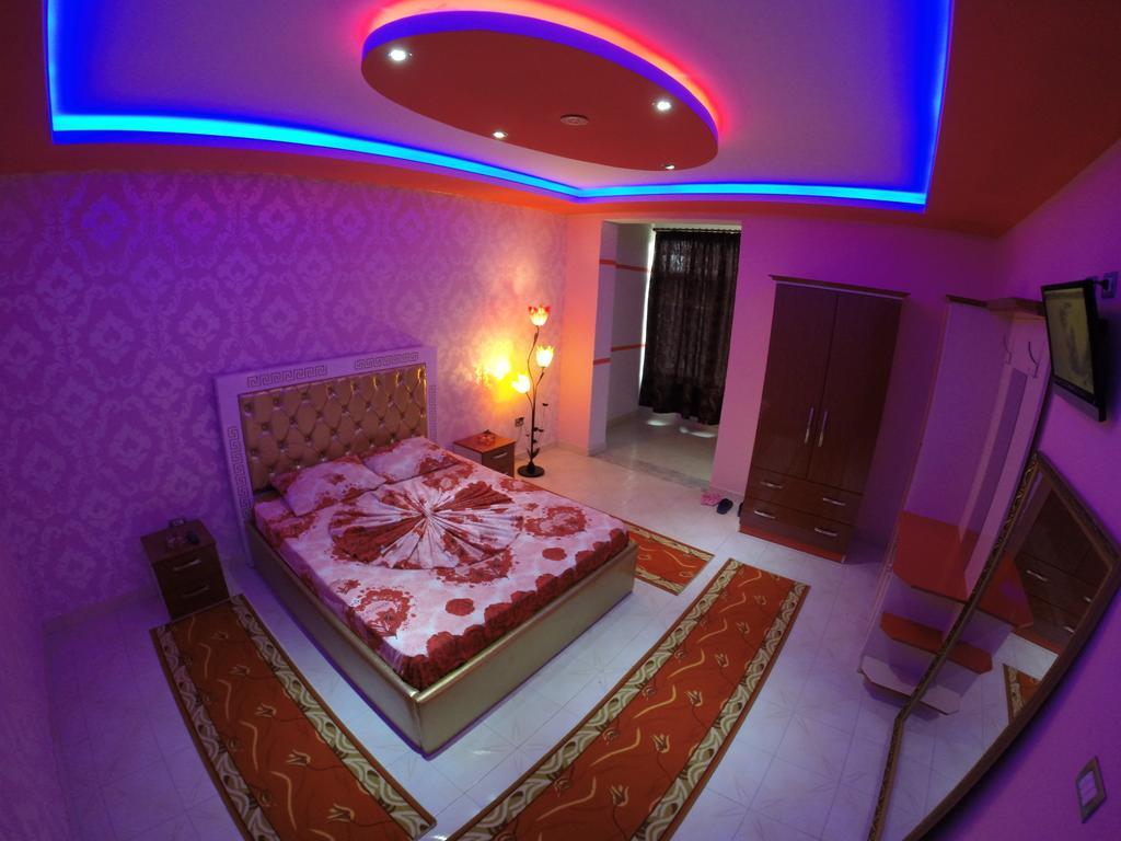 Hotel Buza New Shtoj Dış mekan fotoğraf