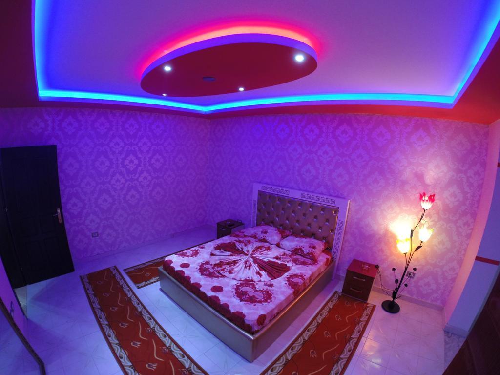 Hotel Buza New Shtoj Oda fotoğraf