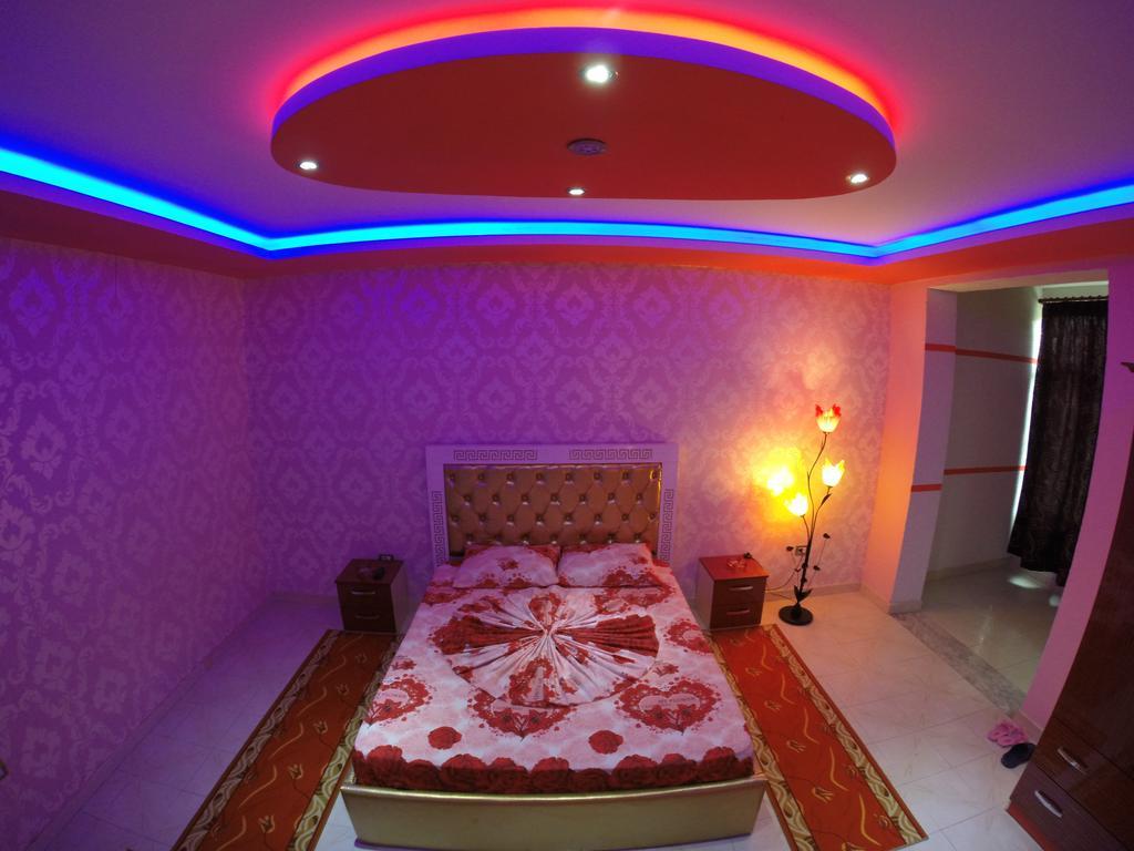 Hotel Buza New Shtoj Oda fotoğraf