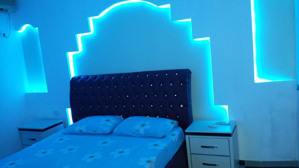 Hotel Buza New Shtoj Dış mekan fotoğraf
