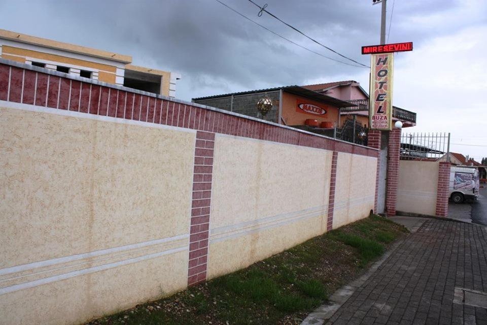 Hotel Buza New Shtoj Dış mekan fotoğraf